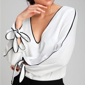 LULU’S Amann White Tie Sleeve Top